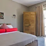 Signature Hotel *